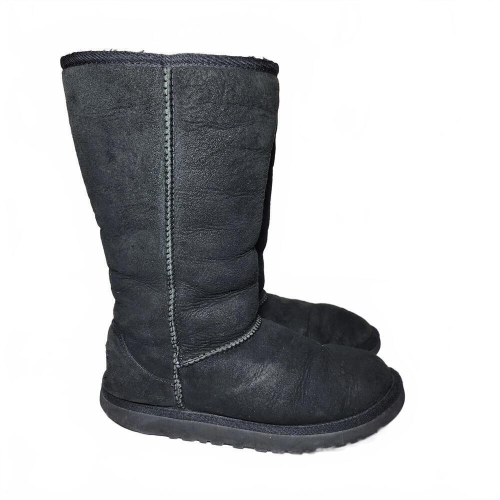 UGG Classic Tall Women’s Black Size 4 Winter Boot Shearling